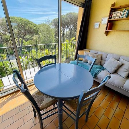 Bel Appartement Avec Mezzanine, Vue Mer Et Piscine Cogolin Εξωτερικό φωτογραφία