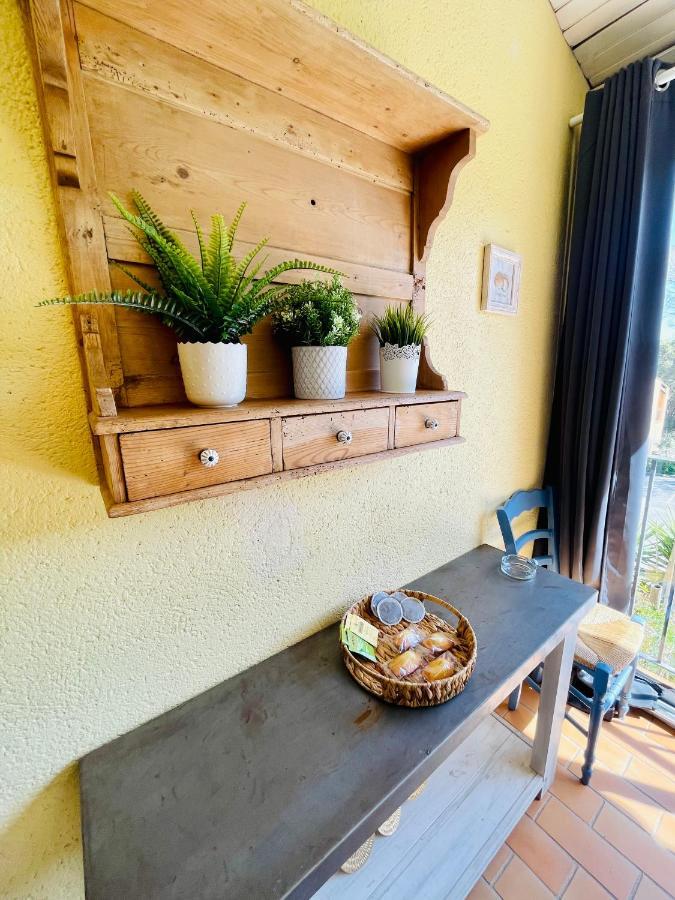 Bel Appartement Avec Mezzanine, Vue Mer Et Piscine Cogolin Εξωτερικό φωτογραφία