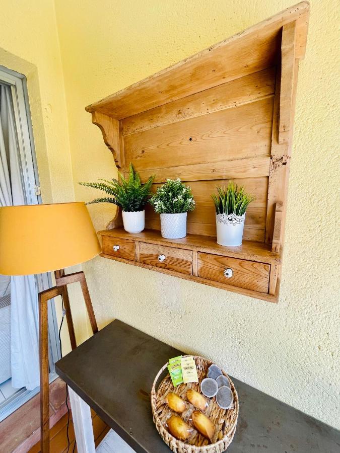 Bel Appartement Avec Mezzanine, Vue Mer Et Piscine Cogolin Εξωτερικό φωτογραφία