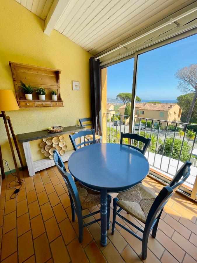 Bel Appartement Avec Mezzanine, Vue Mer Et Piscine Cogolin Εξωτερικό φωτογραφία