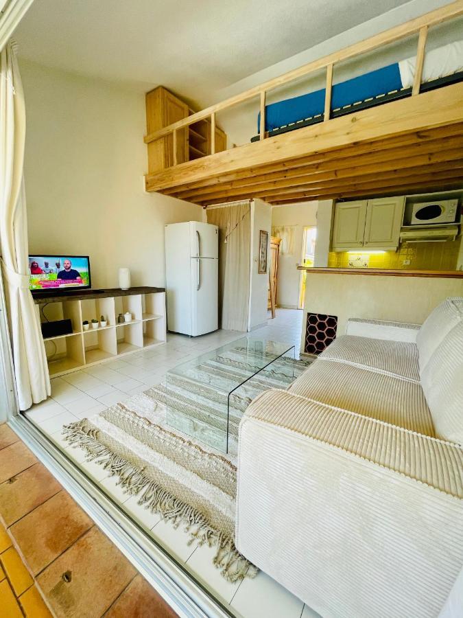Bel Appartement Avec Mezzanine, Vue Mer Et Piscine Cogolin Εξωτερικό φωτογραφία