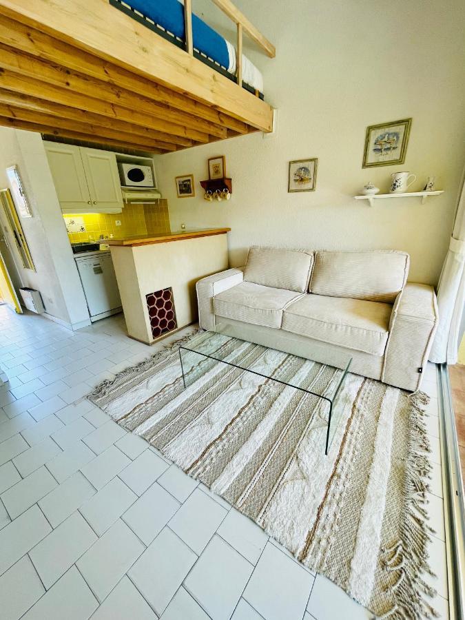 Bel Appartement Avec Mezzanine, Vue Mer Et Piscine Cogolin Εξωτερικό φωτογραφία
