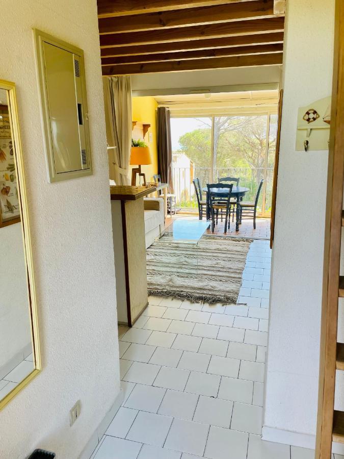 Bel Appartement Avec Mezzanine, Vue Mer Et Piscine Cogolin Εξωτερικό φωτογραφία